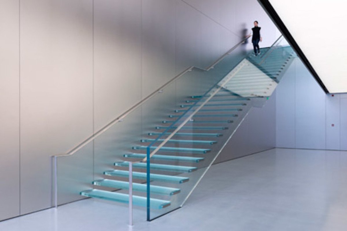 apple-store-foster-and-partners-staircase